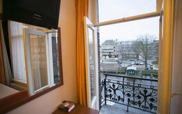 Quentin Canal House Hotel