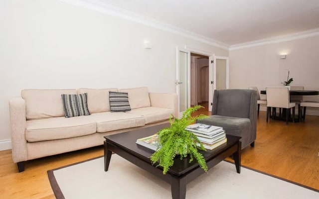 Luxury 2 Bed Mayfair Apartment