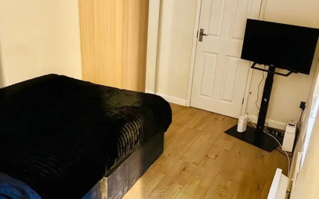 Derby Spacious Room Studio in City Centre