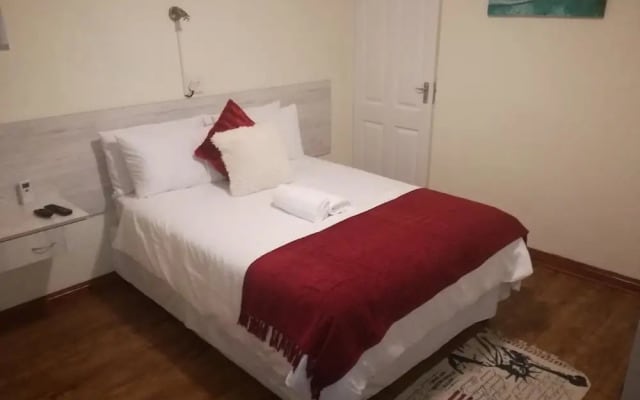 Funky Backpackers Hostel & Apartments