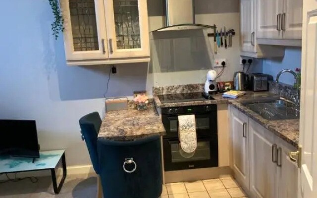 County House City Centre with parking Sleeps 4