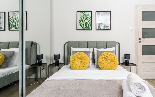 Lumina cozy 3-room apart near the metro