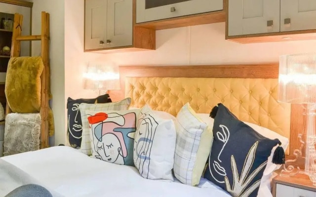 Boutique Lodge With hot tub Sleeps 6