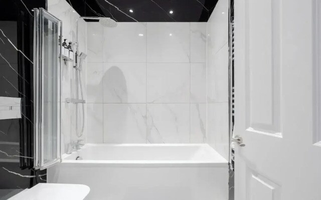 LONDONERS│Fabulous Four Residence