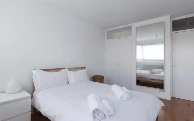 Unique Spacious Central 3 Bed with Rooftop Terrace