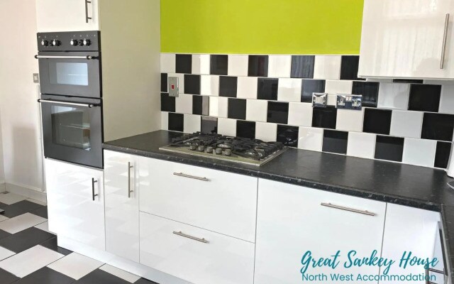 Great Sankey Serviced Accommodation