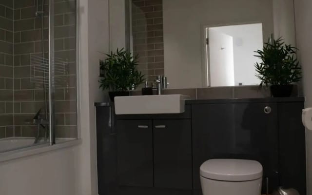 Stunning 1 Bedroom Riverside Apartment