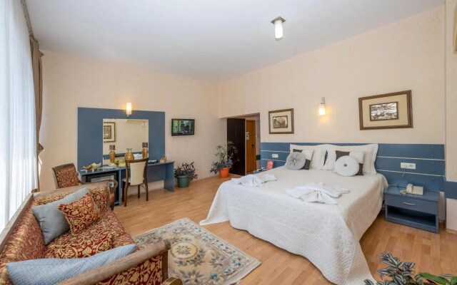 Grand Ons Hotel