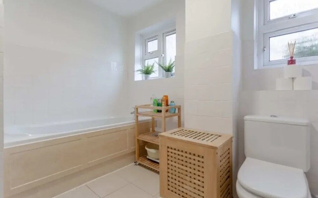 Elephant and Castle 2 Bedroom Apartment