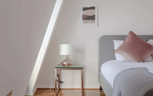 Stunning 3 Bedroom 2 Bath in Fantastic Location