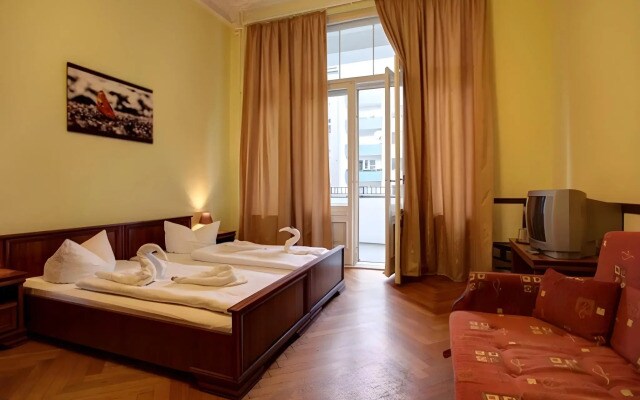 Hotel Pension Bernstein am Kurfürstendamm