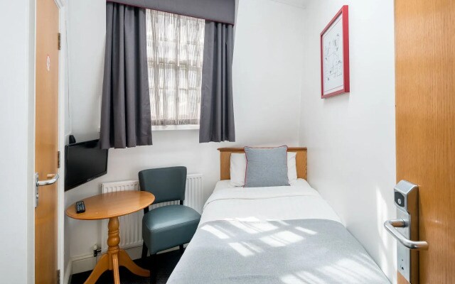 OYO Townhouse New England Victoria
