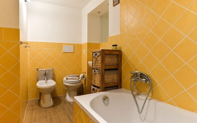 Spanish Steps Studio Apartment