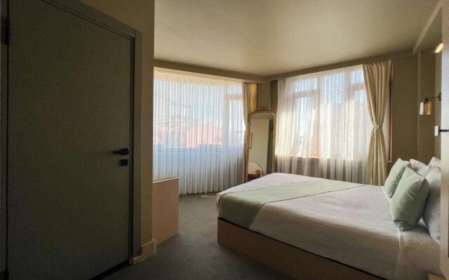 By Kinyas Hotel