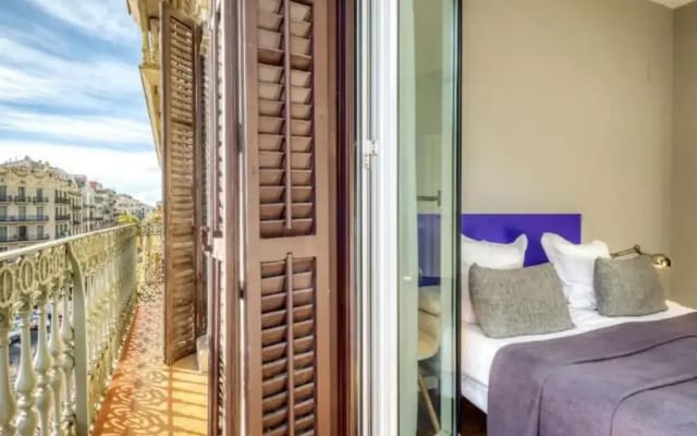 Perfectly located 4bed 4bath apartment in Barcelona 2 2