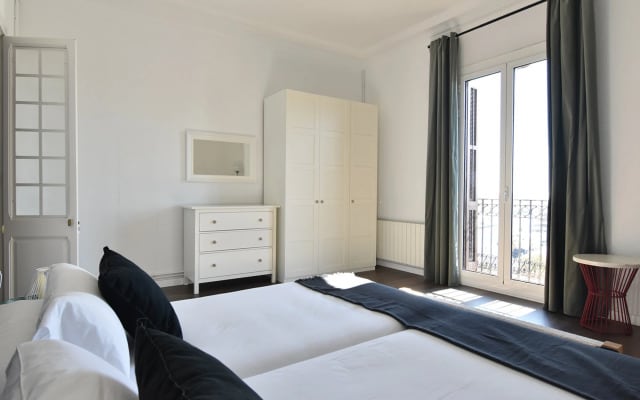 NEW REINA CRISTINA in Barcelona