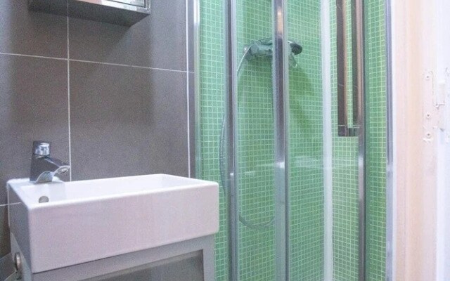 Hostnfly Apartments - Beautiful Bright Studio Near Père Lachaise