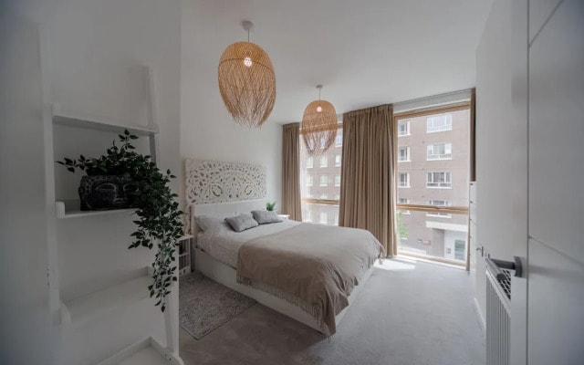 Barking Bright Apartment With 2 Bedrooms