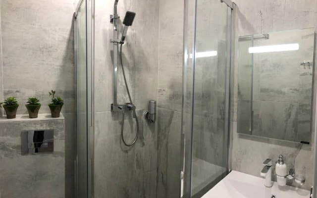 Central Bay Studios. 7min Station, Arbat Street
