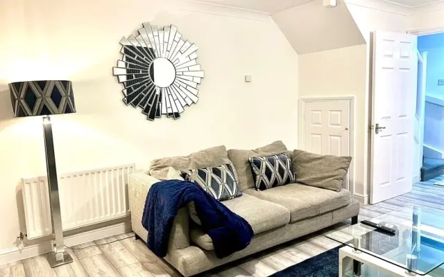 Cozy Barking Retreat - 2 Bedrooms