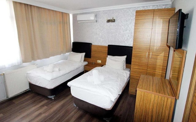 Lyon Hotel