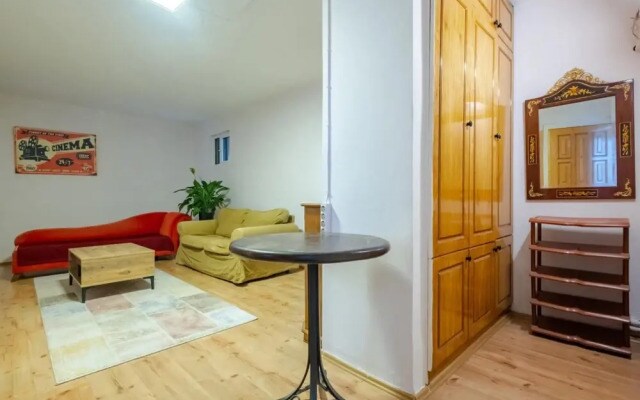 Central Flat 800 m to Metro Station in Sisli
