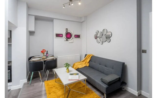 Luxurious 2 Bedroom serviced apartment