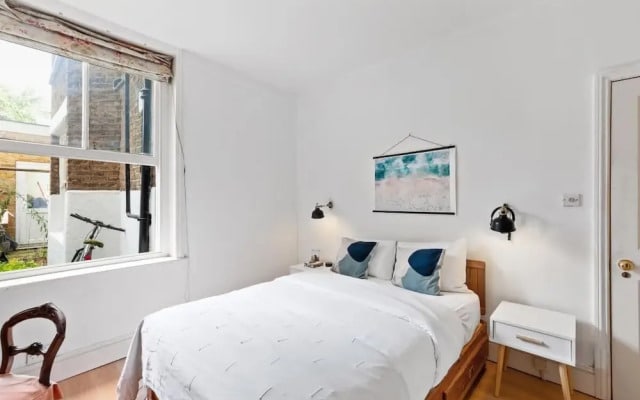 Lovely 2 Bed Apt W/patio nr Shepherd's Bush