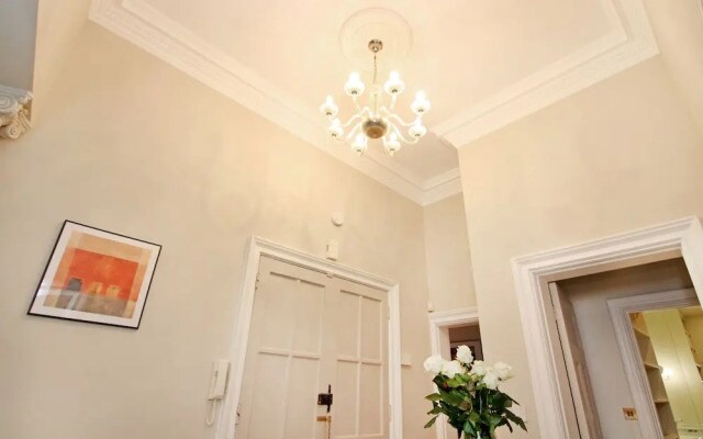 London Lifestyle - Knightsbridge VI