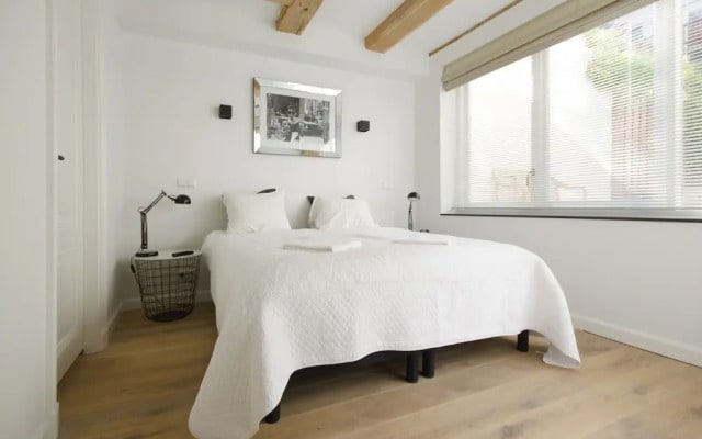 Modern & Luxurious 2 Bedroom Apartment