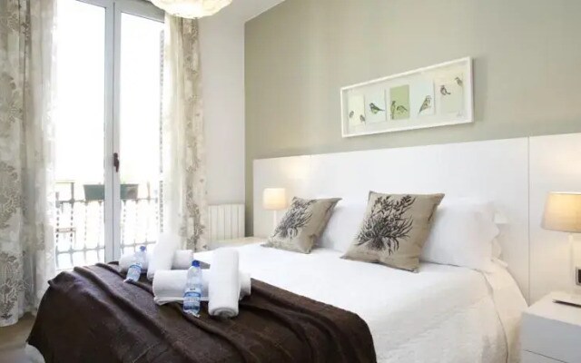 BarcelonaForRent Urban Central Suites