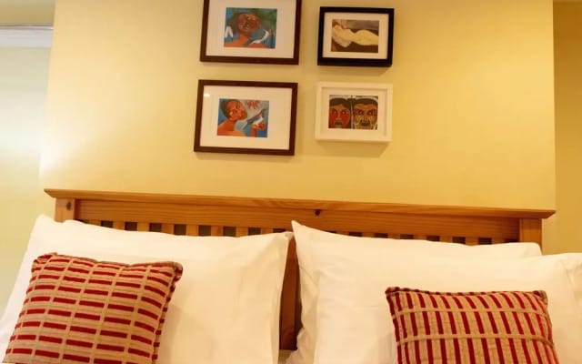 Trendy Two Bed Apartment With Private Garden