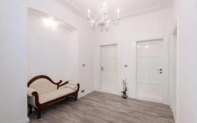 Wenceslas Square / Main Station - New Studio*****