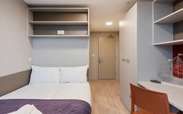 Amazing Location! 6br Liverpool Apartment- Sleeps6