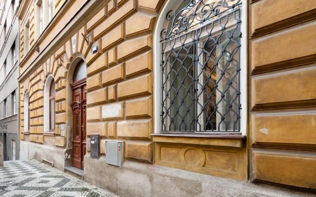 The Old Town Luxury Hideaway Apartment