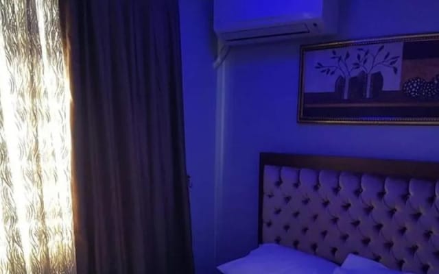 Eyfel Hotel