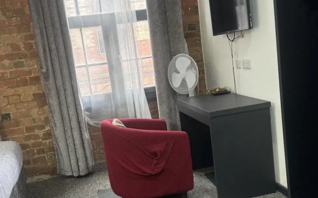 Studio - Sleeps 2 - Parking - Wifi