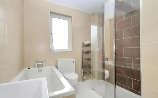 Stunning 4-bed House in Gidea Park