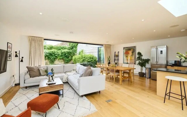 The Putney Wonder - Dazzling 3bdr Flat With Garden
