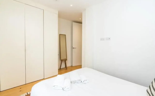 Styled 2Bed2Bath Duplex + Patio near Oxford Circus