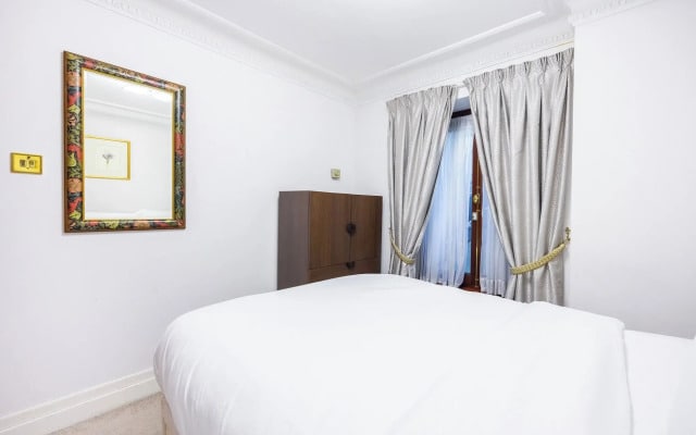 Carlton Court - Mayfair