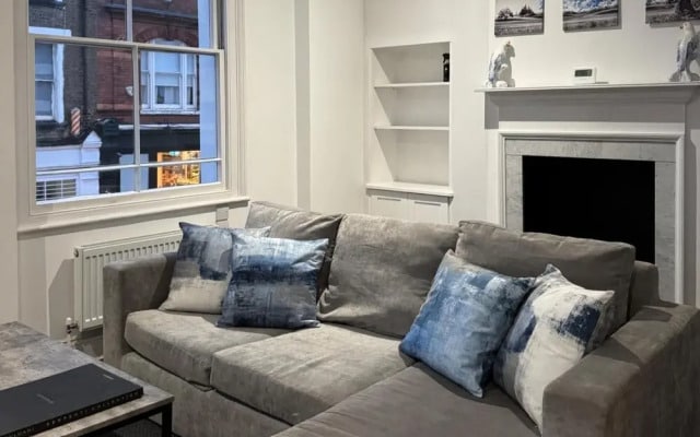 Central Apartment - Sleeps 2 & Private Patio