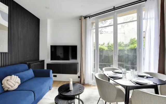 Magnificent 2bd/4p Apartment - Eiffel Tower