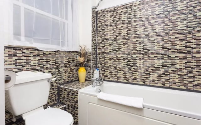 3 Bedroom House in Lewisham Sleeps 7