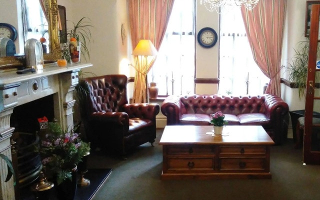 Pymgate Lodge Hotel