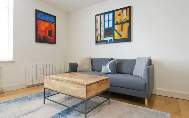 2 Bedroom Apartment - Bayswater