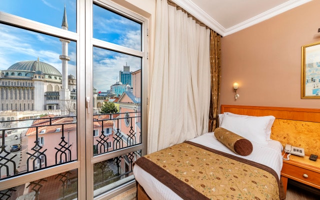 Santa Ottoman Hotel