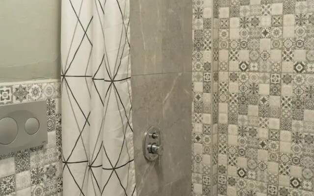 Garden Floor Flat in The Galata