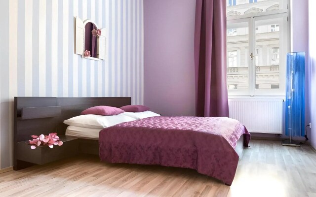 Royal Court Apartments