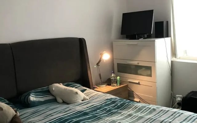 Charming 1-bed Apartment, Vibrant London Location